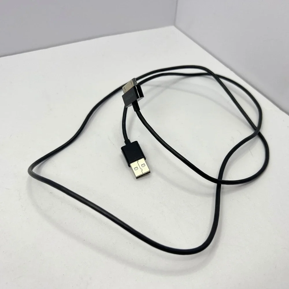 Insignia‎ Black 30-Pin to USB Cable Apple iPhone iPad iPod Charging Sync Cord